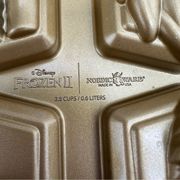 Disney Frozen Character Cakelets Pan Elsa Anna Olaf & Sven Nordic Ware EUC - Picture 2 of 4